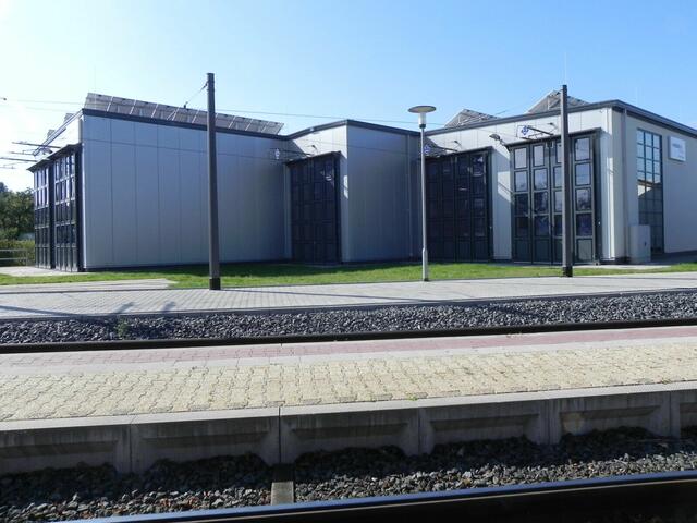 Halle mit Blechverkleidung