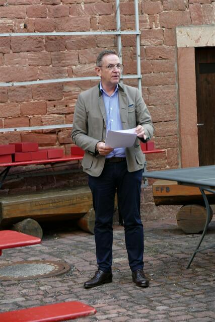 Bürgermeister Bernd Kahlert bei seiner Ansprache