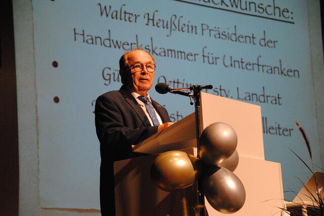 Walter Heußlein, Präsident der Handwerkskammer für Unterfranken reiste extra aus Würzburg an, um bei der feierlichen Freisprechung dabei sein zu können.