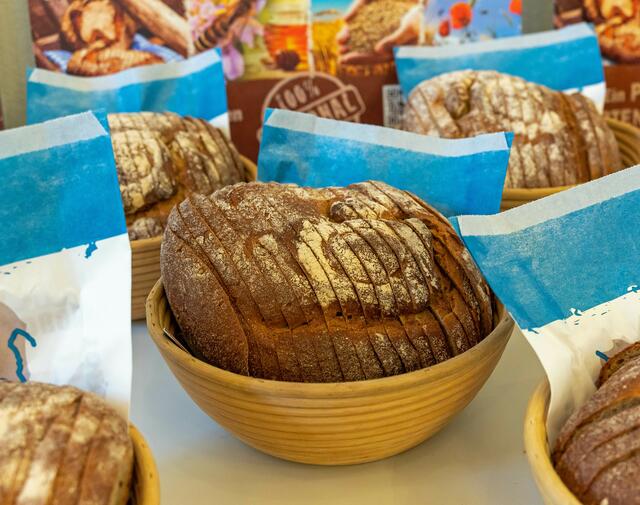 Ein Genuss mit Dinkel, Roggen, Honig, Kümmel und Fenchel: Das Mainlandbrot ist in zahlreichen Bäckereien im Landkreis Miltenberg erhältlich.