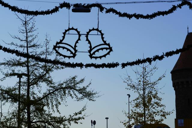 Bayern verschärft Corona-Maßnahmen massiv - Lockdown für Ungeimpfte, Weihnachtsmärkte werden abgesagt.