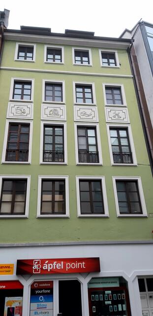 Der Bauherr war Goldschmied. Sgraffito-Fassade von Alois Bergmann-Franken. | Foto: Wolfgang Giegerich