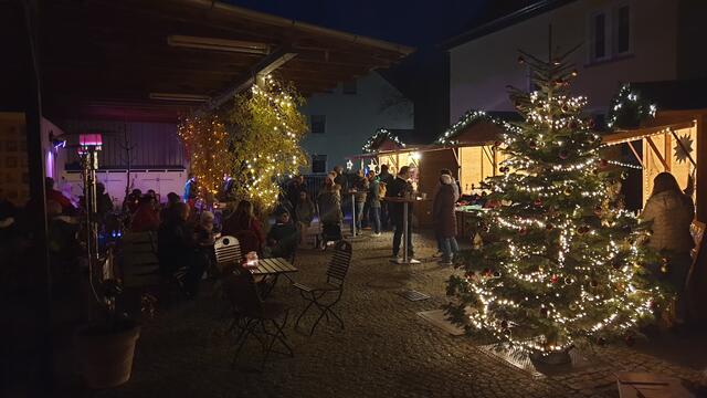 Schöne Stimmung beim Wintermarkt der AWO