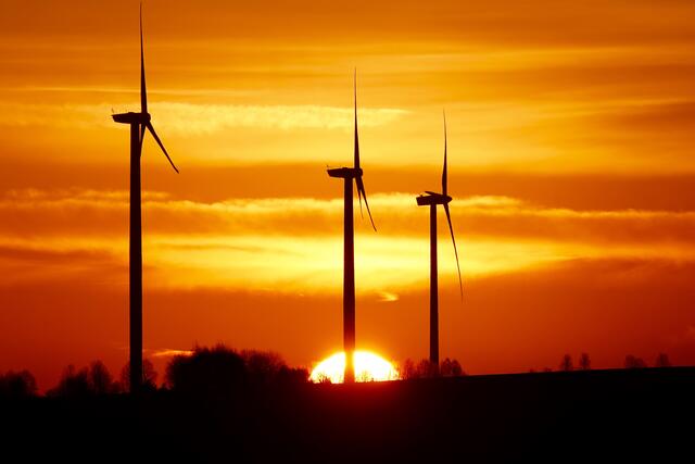 Sonnenaufgang am 3.12.2021 bei Guggenberg-Rütschdorf im Odenwald.  