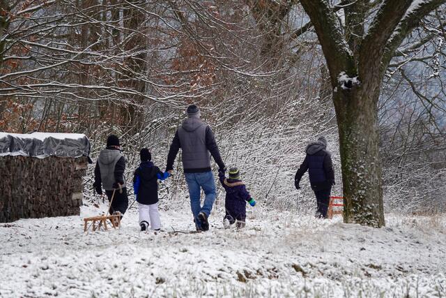 Kita-Testpflicht baldmöglichst:

Söder kündigte zudem eine baldige Testpflicht auch in Kitas an – Einzelheiten dazu sollen nächste Woche veröffentlicht werden.

Derzeit ist in Kitas das Testen noch freiwillig. 