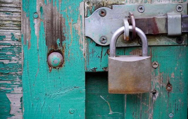 Geisterspiele: Bereits ab diesem Samstag, dem 4. 12.2021, sind demnach für alle überregionalen Profisport-Veranstaltungen keine Zuschauer mehr zugelassen – das gilt vorerst bis zum Jahresende.