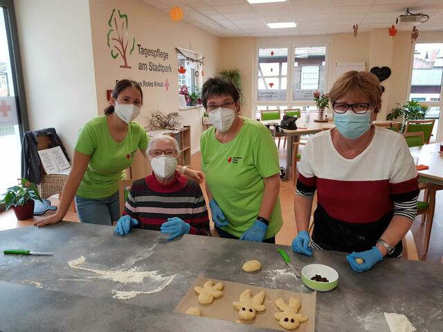 Gemeinsames Backen | Foto: I.Knecht