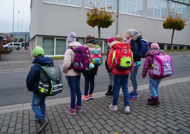Die bayerischen Weihnachts- und Winterferien enden am 09. Januar 2022.

Schulbeginn ist trotz erschwerter Pandemie-Bedingungen am Montag, dem 10.01.2022. 