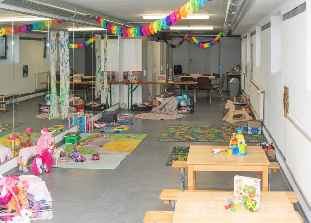 Ein Spielparadies für die Flüchtlingskinder ist im Keller des Gemeinschafts-hauses Großheubach entstanden.