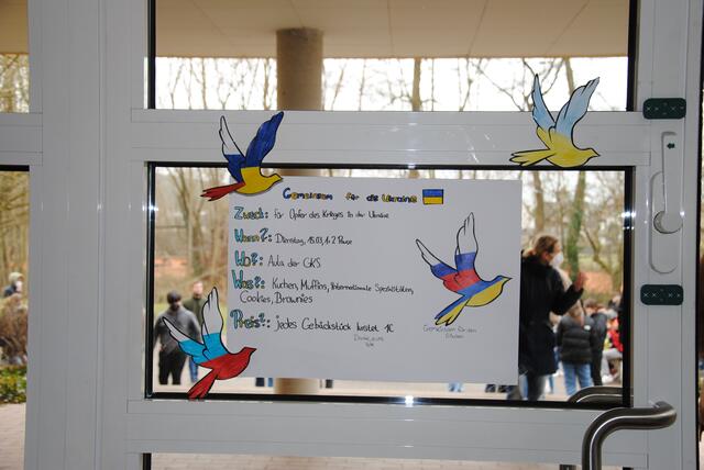 Plakat für den Kuchenverkauf der Georg-Keimel-Mittelschule Elsenfeld mit Friedenstauben | Foto: Andrea Kaller-Fichtmüller