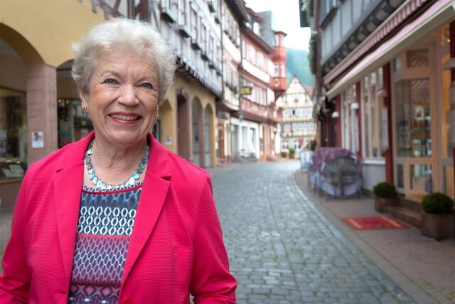 Kunst, Musik und das gemeinsame Kulturerleben helfen uns in der jetzt schweren Zeit, in der wir zusammenstehen müssen“

Hildegard Rudat, Miltenberg - Kultur-Interessierte.