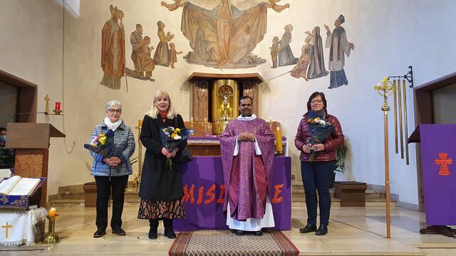 Die ausscheidenden Pfarrgemeinderätinnen, auf diesem Bild fehlt Maria Dumbacher | Foto: Tobias Hayn, 