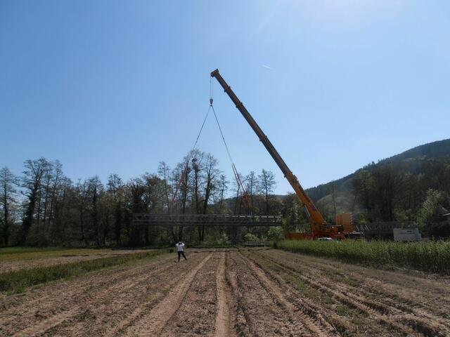 Es geht los: 41t heben ab...