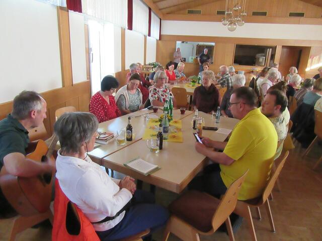 Gemeinsames Einstimmen | Foto: Friedrich Frank