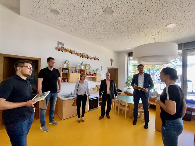 Besichtigung der Gruppenräume. | Foto: Kath. Kindergarten Traumland