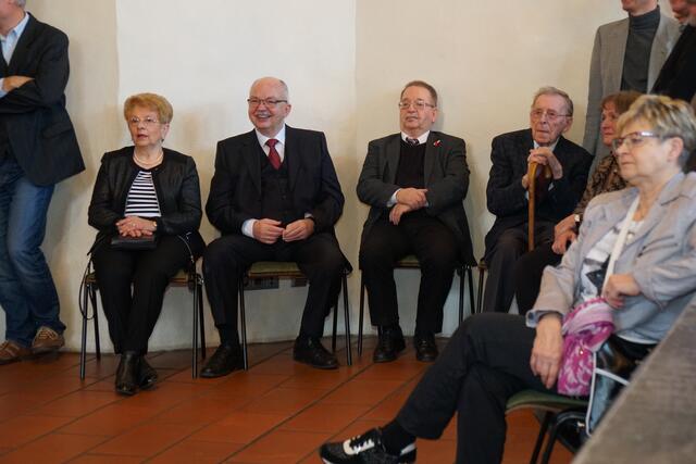 Der Öffentlichkeit ist Anton Vogel bis ins hohe Alter treu geblieben: gerne besuchte er Feste, Feiern und Veranstaltungen in Miltenberg.

Noch 2017 war er präsent beim Neujahrsempfang der Stadt (siehe Bilder) und freute sich auf das Wiedersehen mit Bekannten sowie Bürgerinnen und Bürgern der Stadt.
