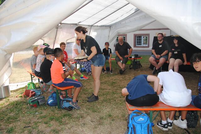 Beim Workshop „Schokolade“ konnten die Kinder der Grundschule Miltenberg fair produzierte und gehandelte Schokolade probieren. | Foto: Andrea Kaller-Fichtmüller