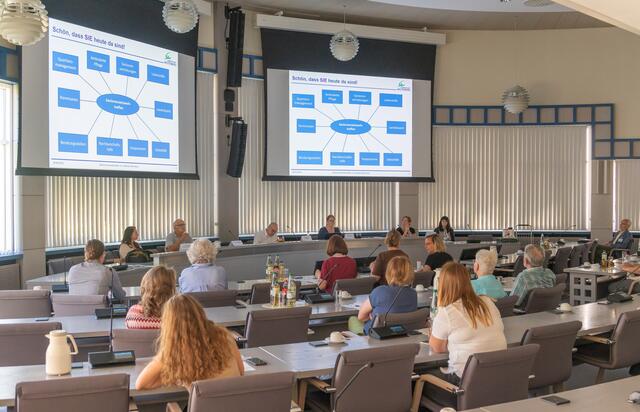 Nach zwei Jahren pandemiebedingter Pause war wieder einmal ein Treffen des Seniorennetzwerks möglich.  | Foto: Winfried Zang