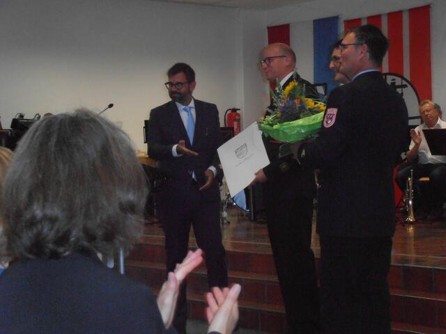 Hauke Muders erhielt eine Ehrung zu seinem 25. Jubiläum  in der Kreisbrandinspektion. 