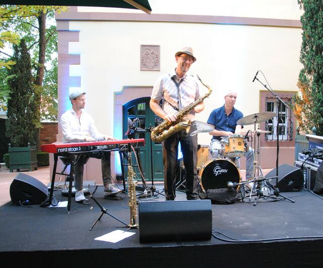 Das Markus Giegerich Trio war für den musikalischen Teil der Feier zuständig.