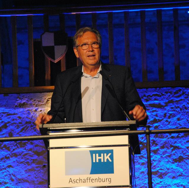 Der Oberbürgermeister der Stadt Aschaffenburg, Jürgen Herzing überbrachte Grußworte.
