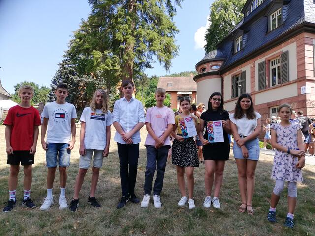 Gewinner des 1. und 3. Preises Malen/Zeichnen Altersgruppe III Theresia-Gerhardinger-Realschule Amorbach | Foto: Brigitte Hartung-Bretz