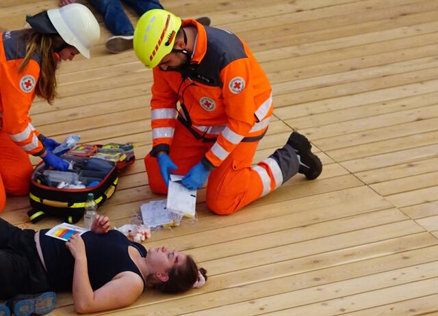 Gründe für diese Groß-Übung in Miltenberg waren die zahlreichen Neuerungen der diesjährigen Michaelismesse – unter anderem mit der neuen, größeren Festhalle aus Holz, die an einem anderen Standort als bislang aufgebaut wird.