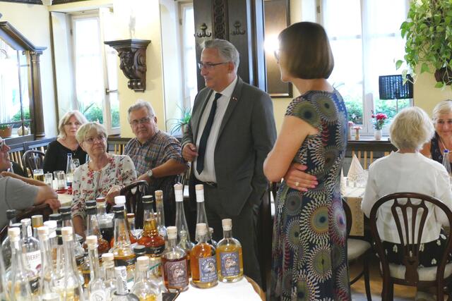 Bürgermeister Pascal Doll von Arnouville bedankte sich für die Einladung