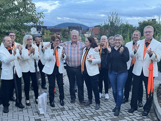 Überraschungsbesuch: Jubilar Kurt Schüßler im Kreise des CCK Hannjörche e.V. | Foto: Markt Kleinheubach