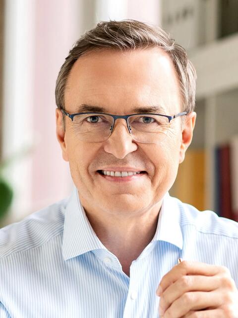 Dr. med. univ. Wolfgang Jungmair; Niedergelassener Facharzt für Innere Medizin und Kardiologie; Hypertensiologe DHL; Lipidologe DGFF; Bad Homburg | Foto: Sprechzeit / privat