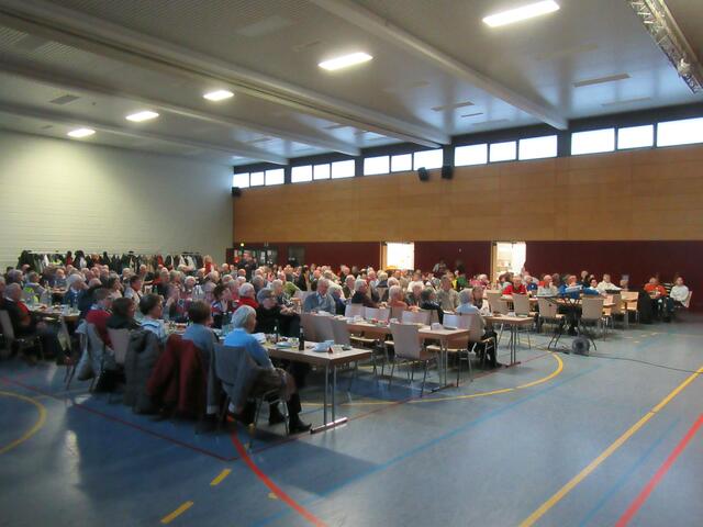 Über 200 Senioren/innen waren gekommen | Foto: Friedrich Frank