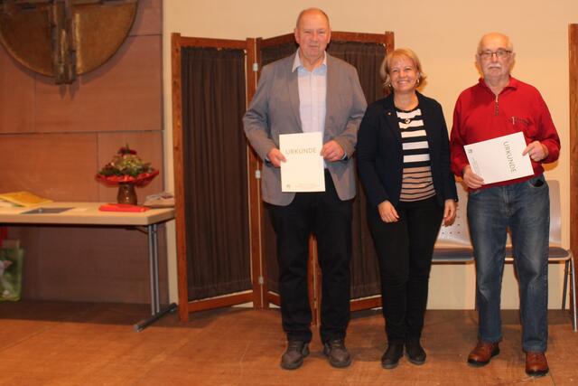 Ehrennadel in Silber für 15-jährige Tätigkeit in der Vereinsleitung des OGV:
Hans Waldeis und Hans Bartl
