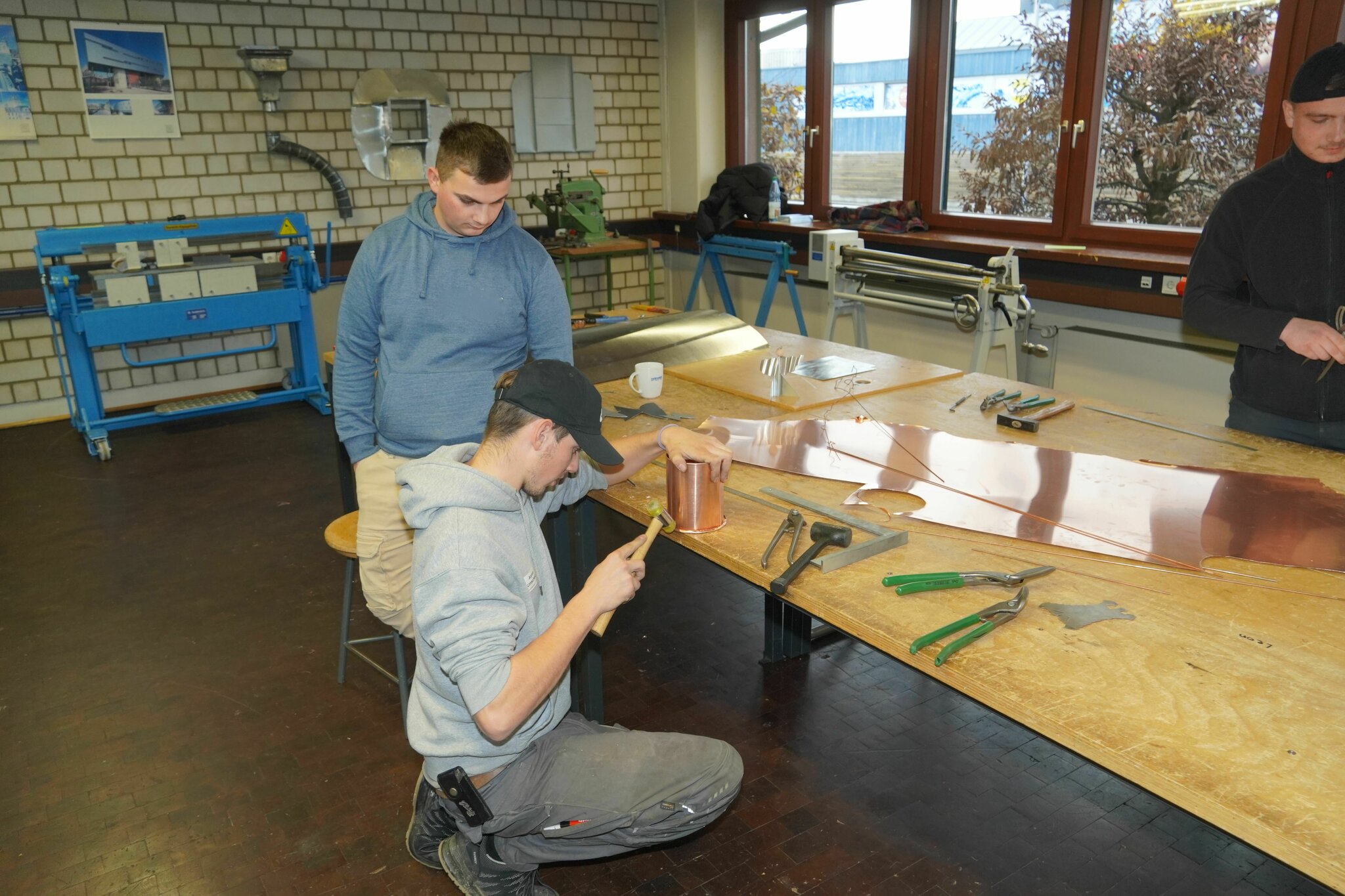 Bildergalerie und Essay Gefragter Ausbildungsberuf der Spengler