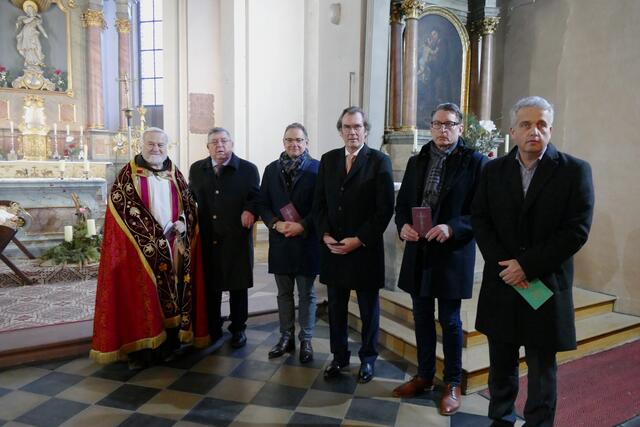 Aufnahme der neu eingetretenen Sodalen am Ende der "Fünf-Wunden-Andacht" in der Franziskanerkirche Miltenberg.