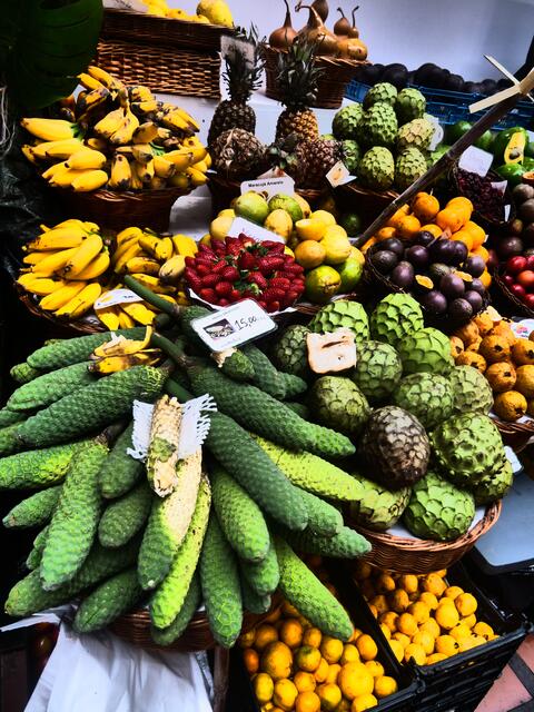 Früchte der portugiesischen Insel Madeira