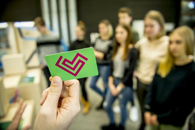 Bist du schon ein Umwelt- und Gesundheitsprofi? Schnapp dir eine Chipkarte und finde es bei der Quiz durch die Ausstellung heraus. | Foto: Deutsche Bundesstiftung Umwelt (DBU)