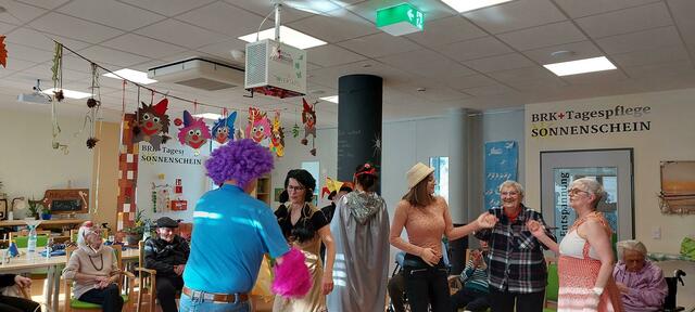 Tanzstimmung bei "Jung &amp; Alt!" ausgelassene Stimmung an den Faschingstagen. | Foto: I.Knecht