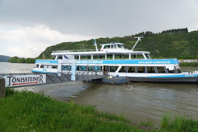 per Schiff von Andernach zum Geysir auf der Namedyer Halbinsel