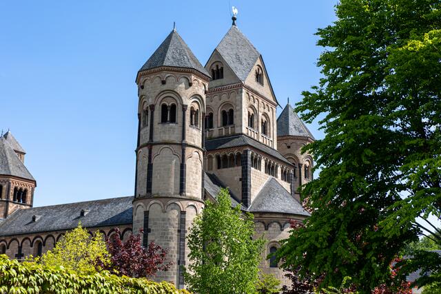 die Türme der Abteikirche in Maria Laach