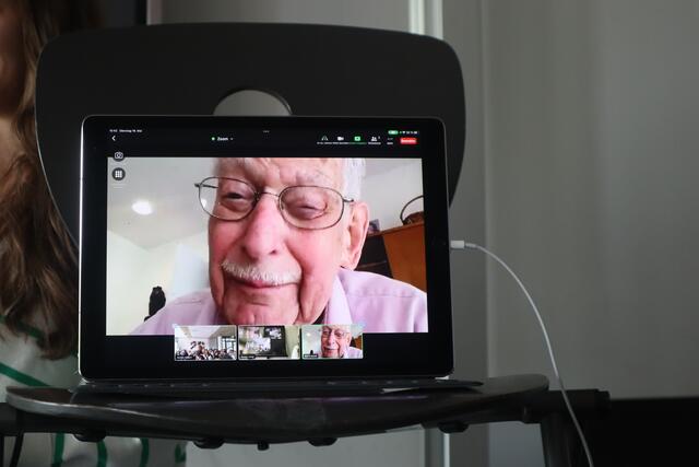 Dr. William C. Freund live via Zoom aus New Jersey. | Foto: Thum