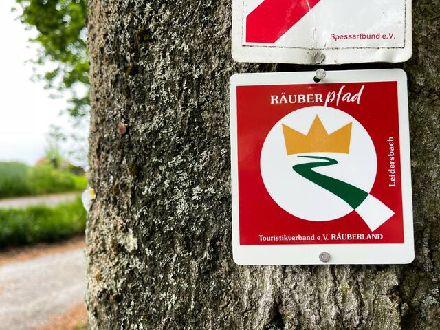 Neues Wanderzeichen | Foto: © Touristikverband e.V. RÄUBERLAND