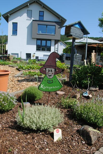 Garten von Christa und Walter Schmitt aus Großheubach  | Foto: Andrea Kaller-Fichtmüller