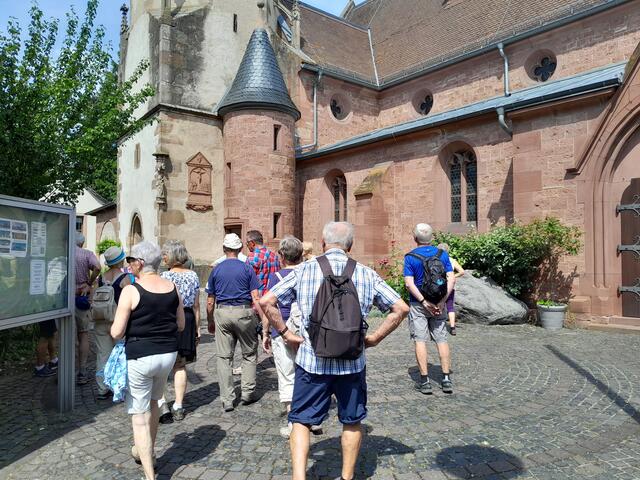 Vor der Kirche St. Cyriakus | Foto: Ferdinand Lang