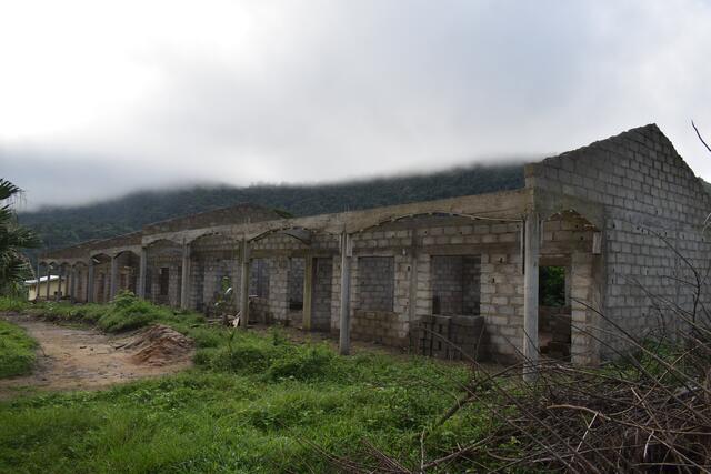 Der Rohbau der Grundschule in Muakwe, einem Stadtteil von Bangem in Kamerun, ist bereits fertig. | Foto: Children of Bangem e. V.