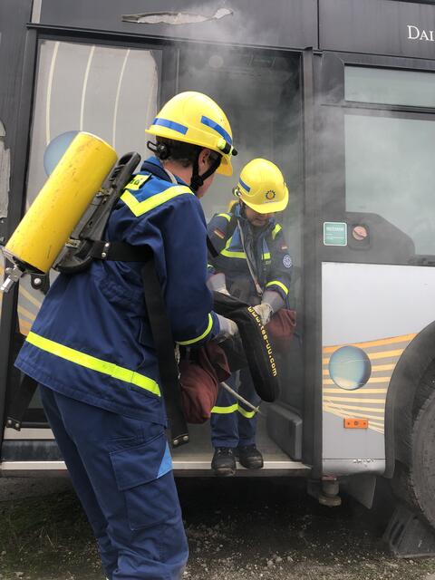 Junghelfer bei der Verletzten-Rettung | Foto: THW Miltenberg 