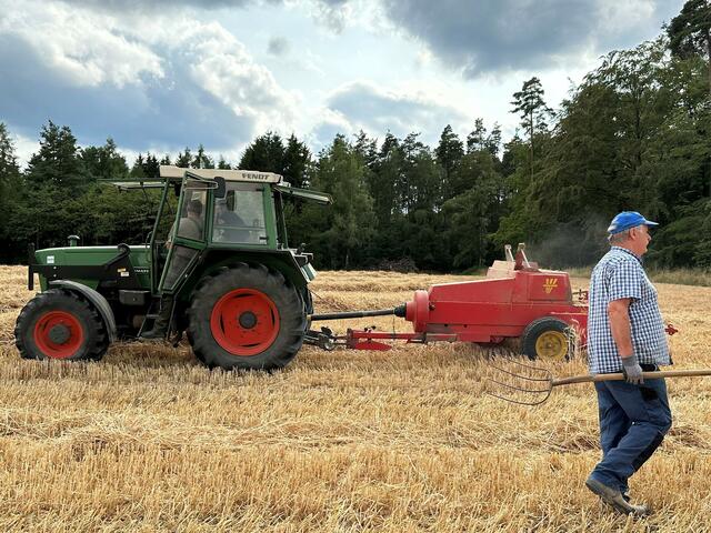 Strohballen für WENSCHDORF FILMREIF Freiluft- und Bulldog-Kino 4.0 am 9. September 2023 | Foto: Musikverein Odenwälder Trachtenkapelle Wenschdorf-Monbrunn e. V.