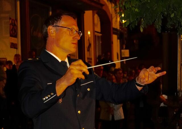 
Die musikalische Leitung hatte der neue Dirigent Edgar Sterkel, der ein exzellentes Programm zusammengestellt hatte.