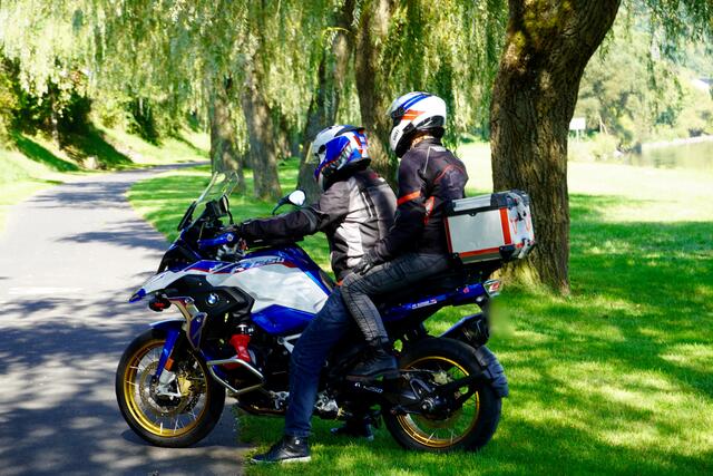 Gleich geht's wieder weiter! Nach einer Rast am Main bei Stadtprozelten auf zu neuen Abenteuern!