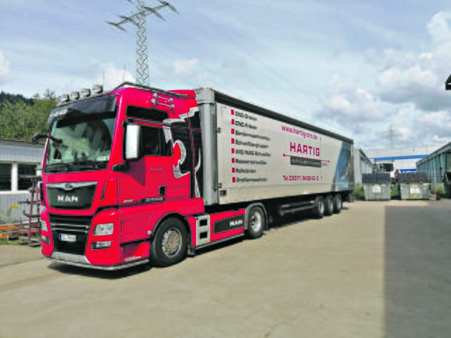 LKW für die Transporte zu den Lieferanten und Kunden