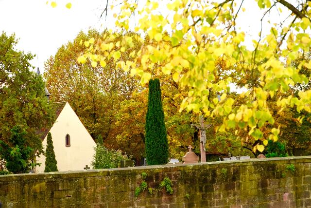 Friedhof in Obernburg am Main. 